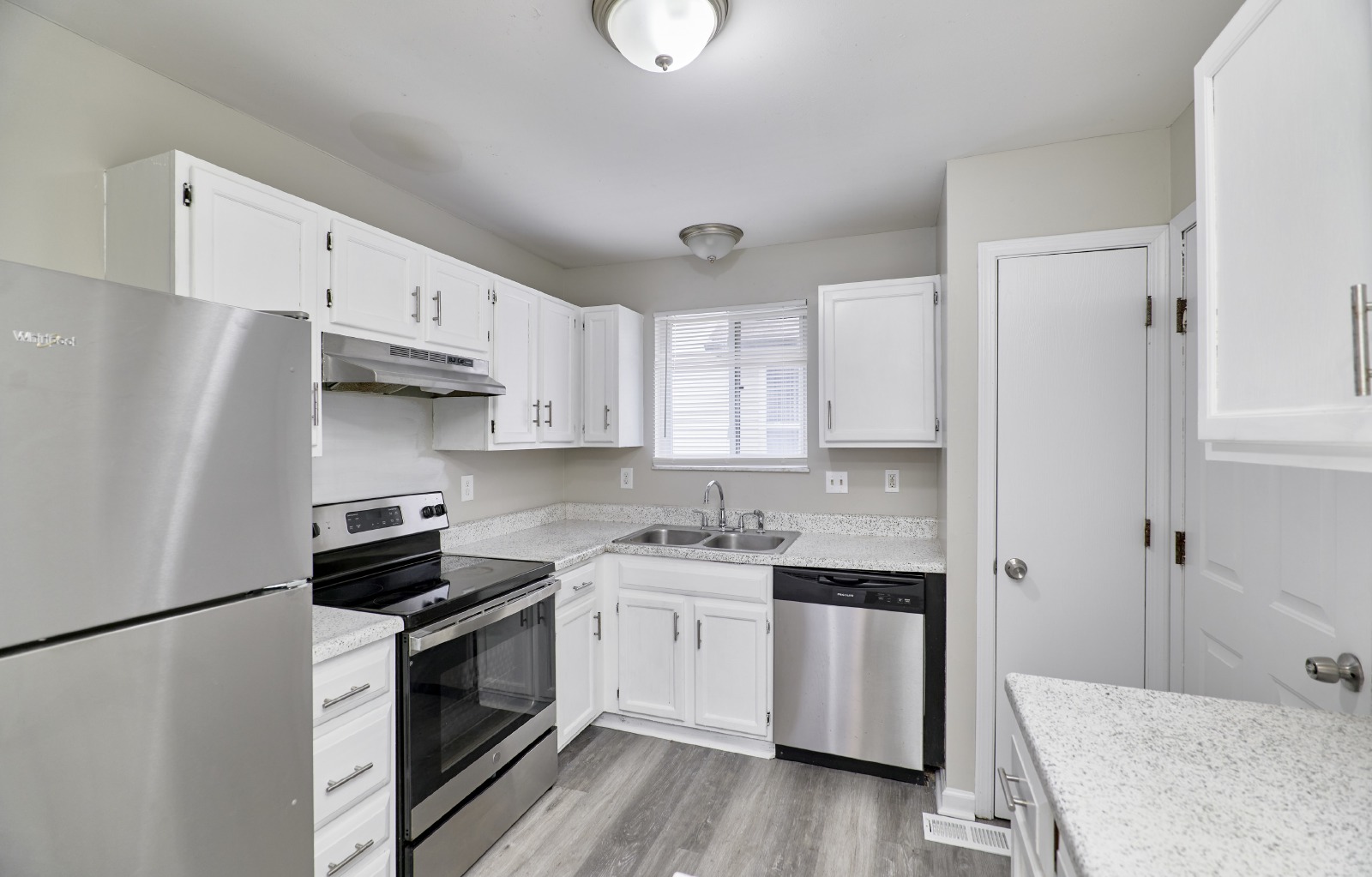 12041 Victorian Village Ct property image