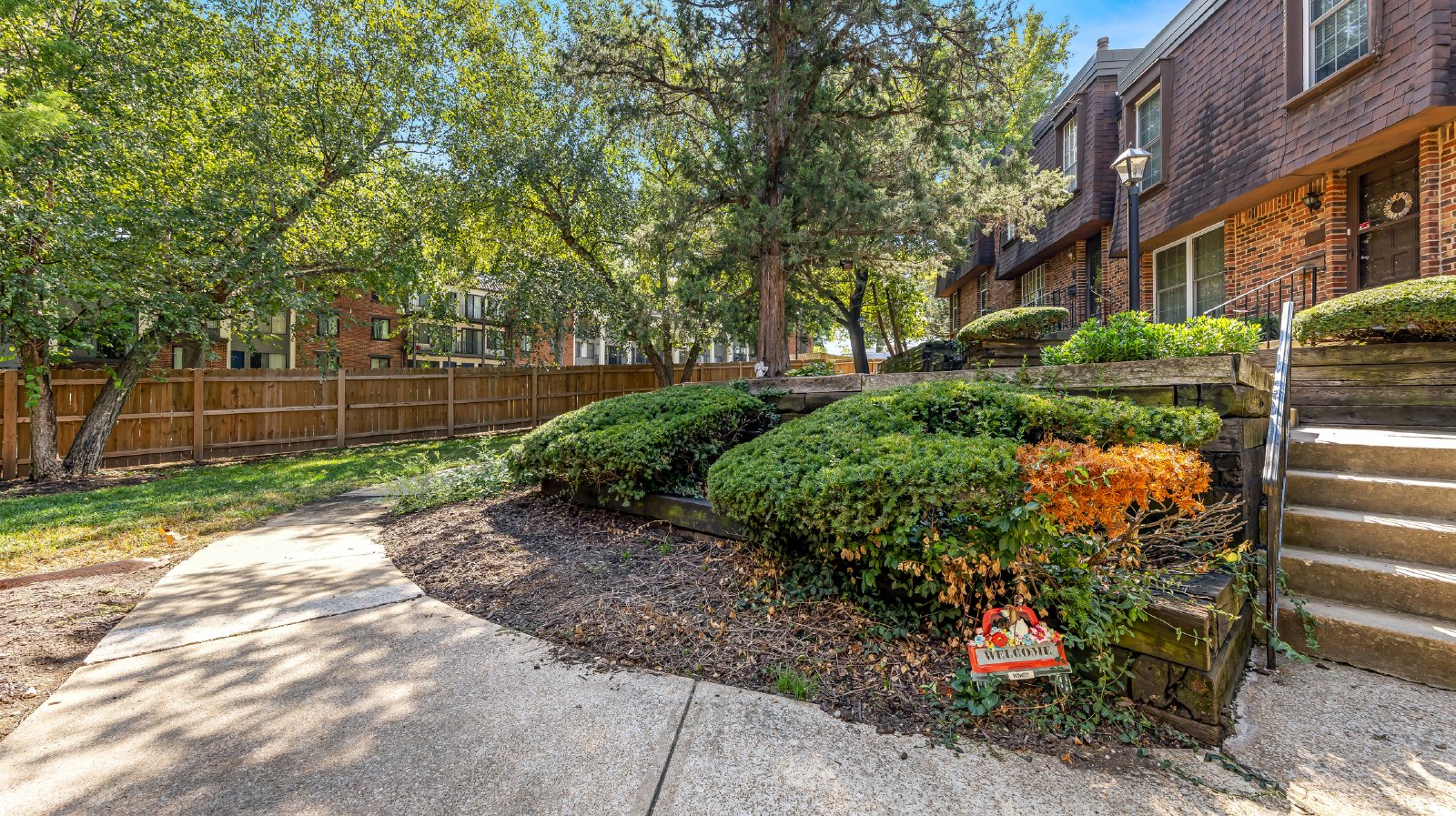 13453 Coliseum Dr E property image