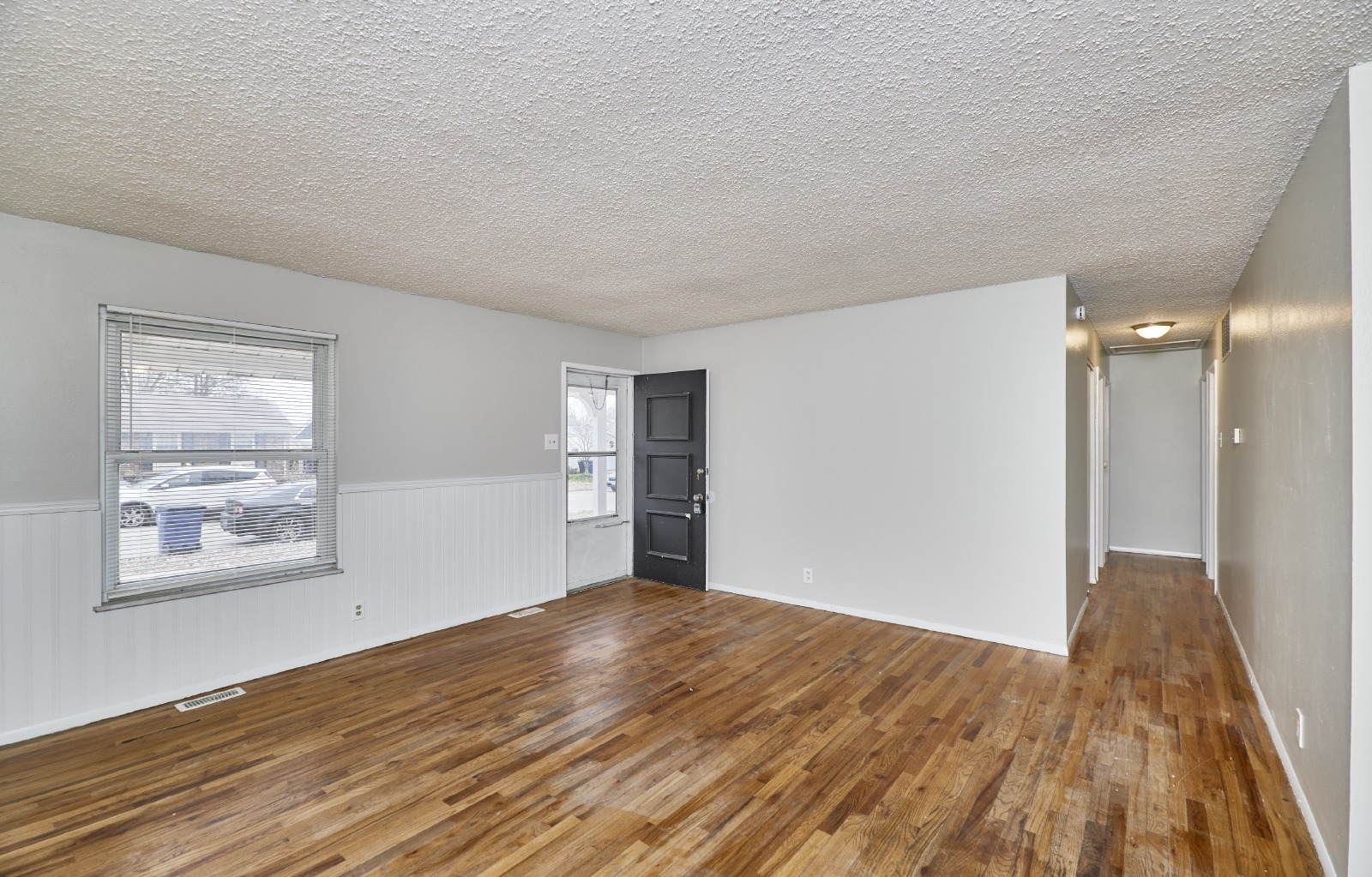 2551 Hedgerow Dr property image