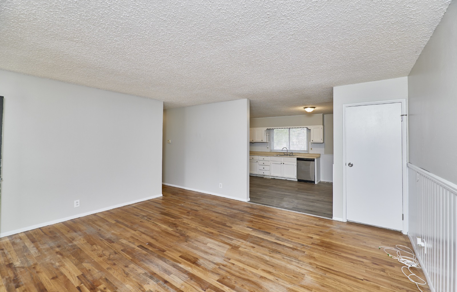 2551 Hedgerow Dr property image