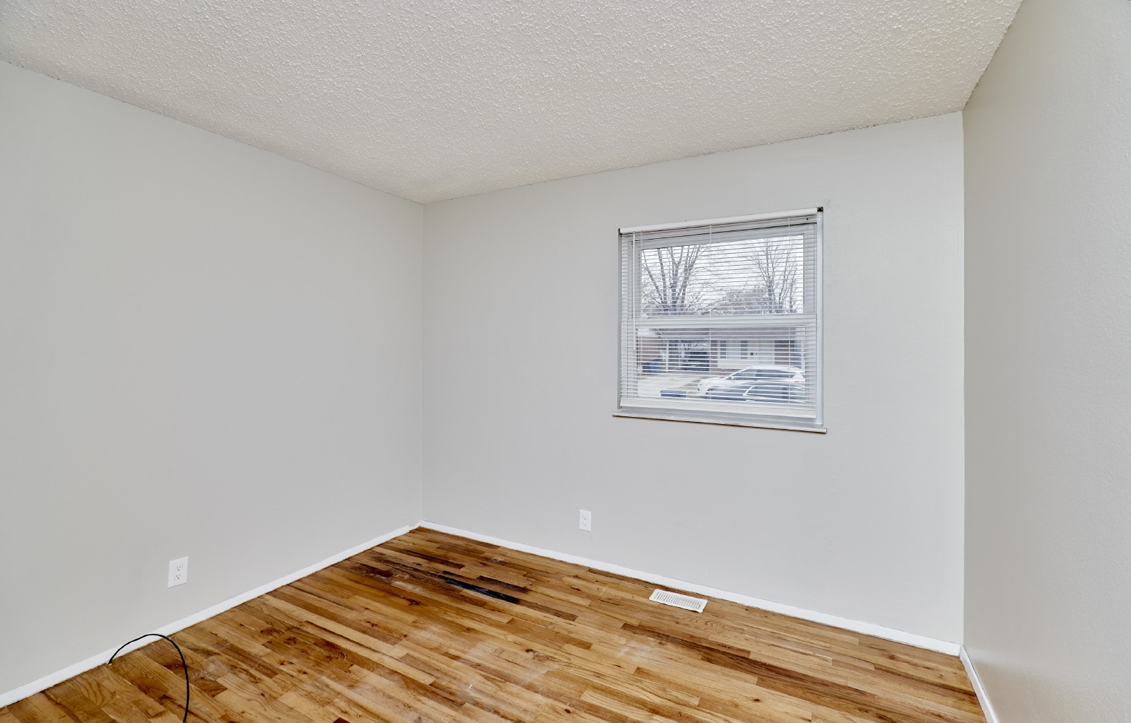 2551 Hedgerow Dr property image