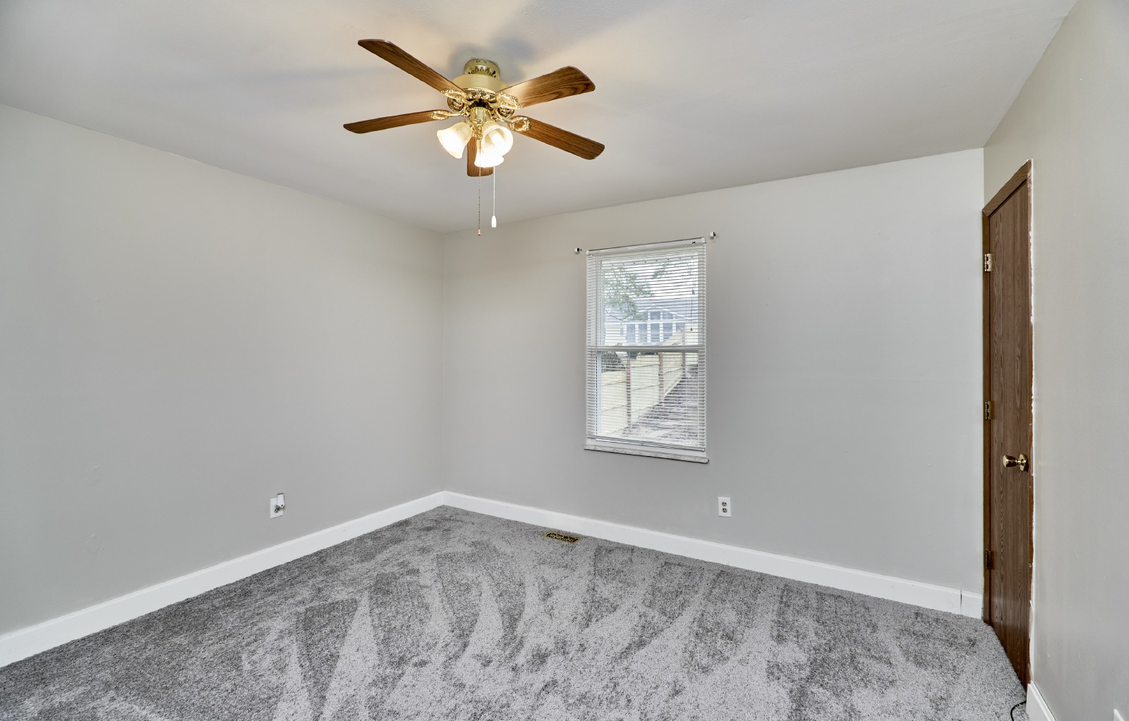 21 Universal Dr property image