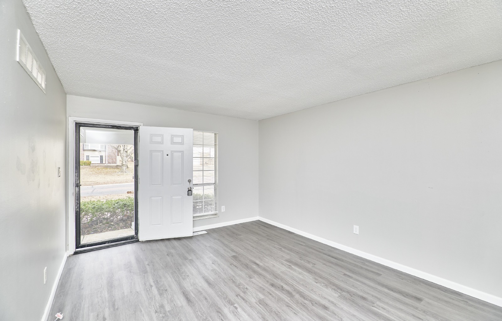 6918 Candlewick Way property image