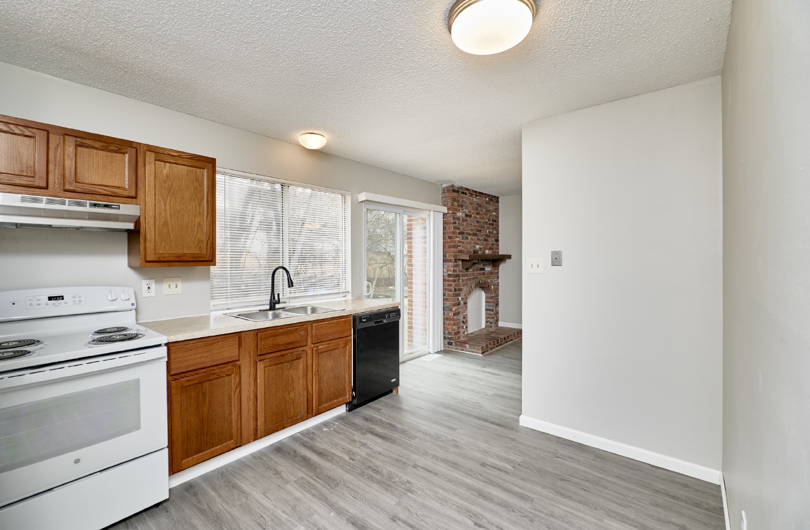 6918 Candlewick Way property image