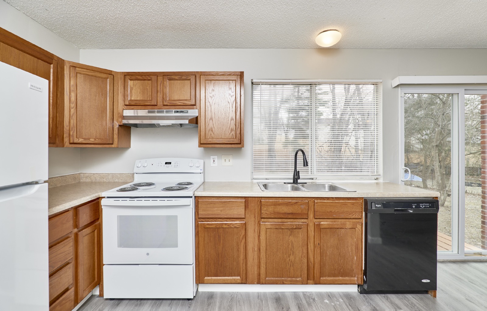 6918 Candlewick Way property image