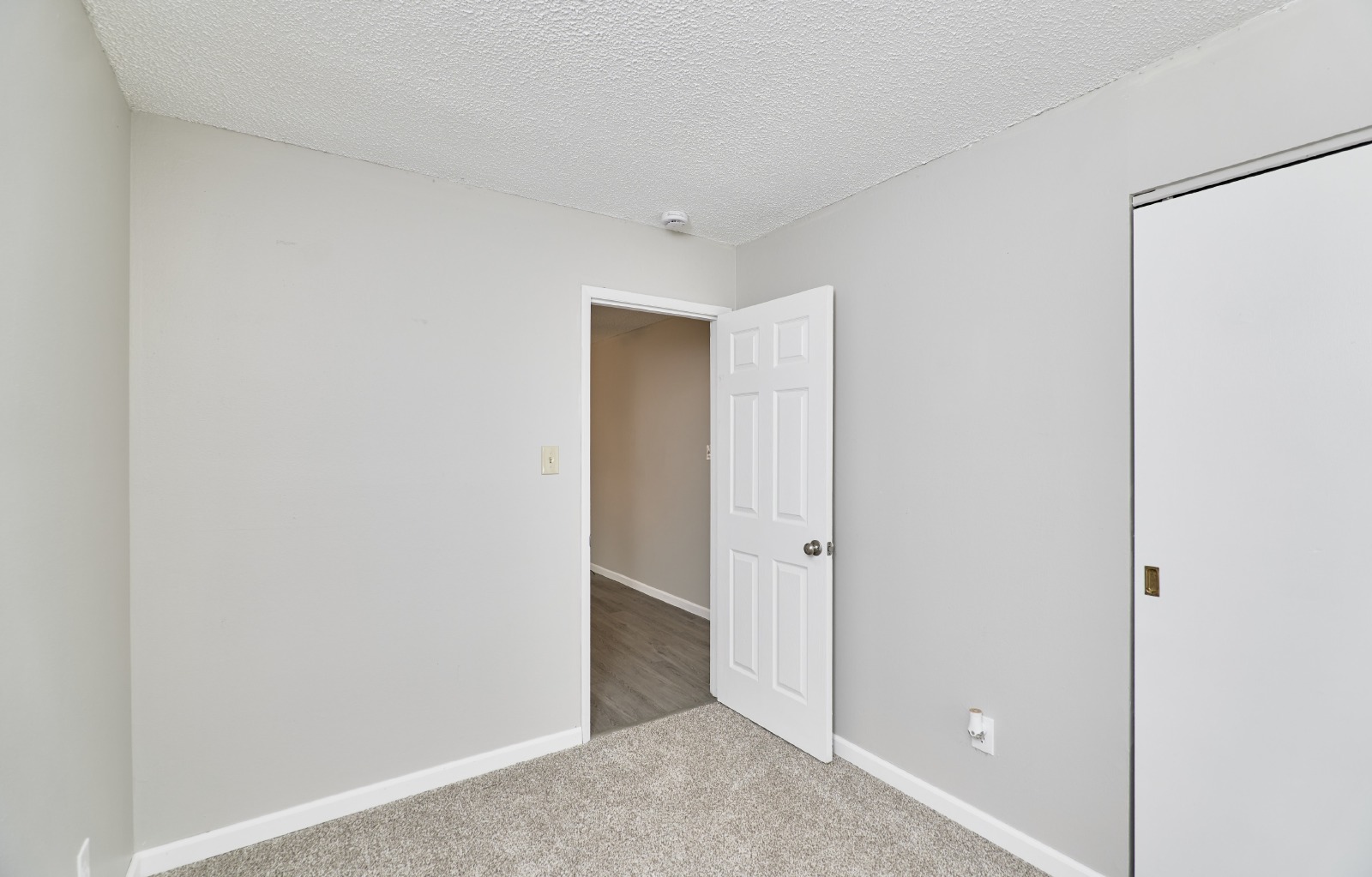 6918 Candlewick Way property image