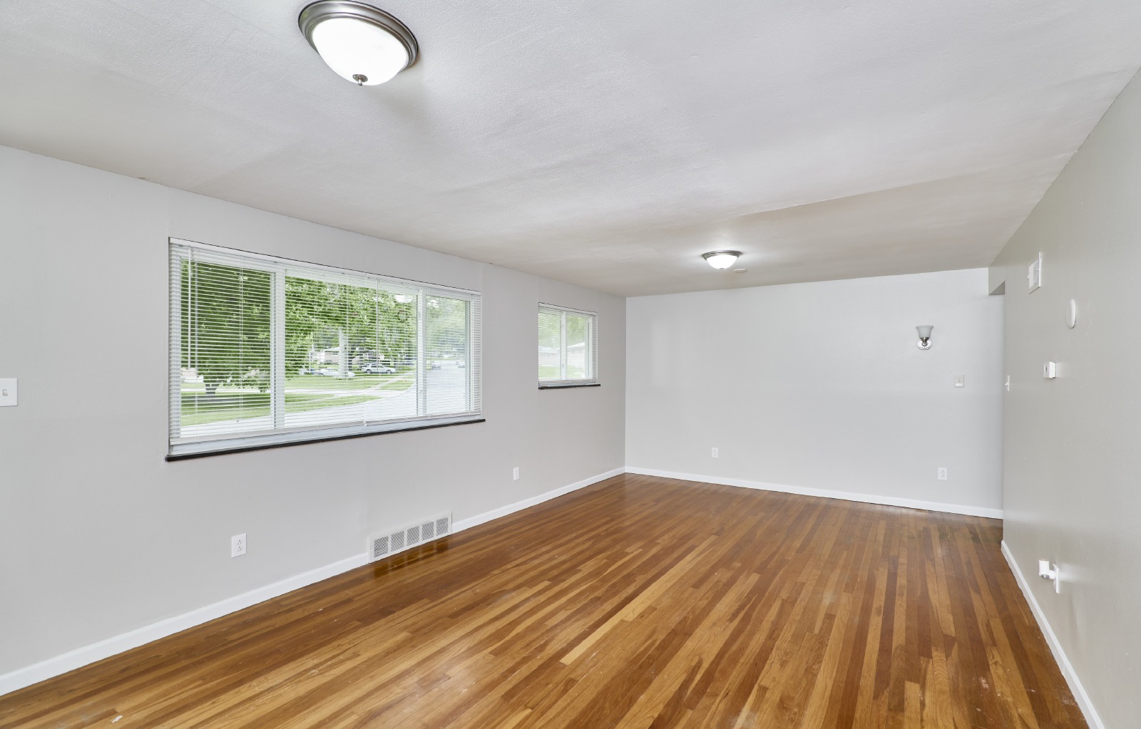 1125 meadowlark Dr property image