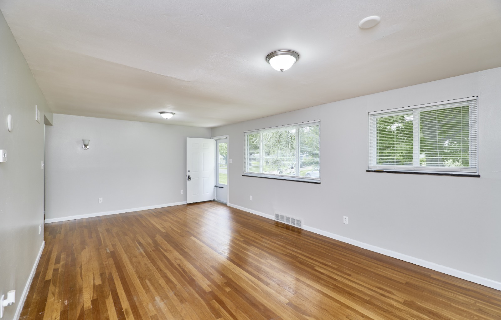 1125 meadowlark Dr property image