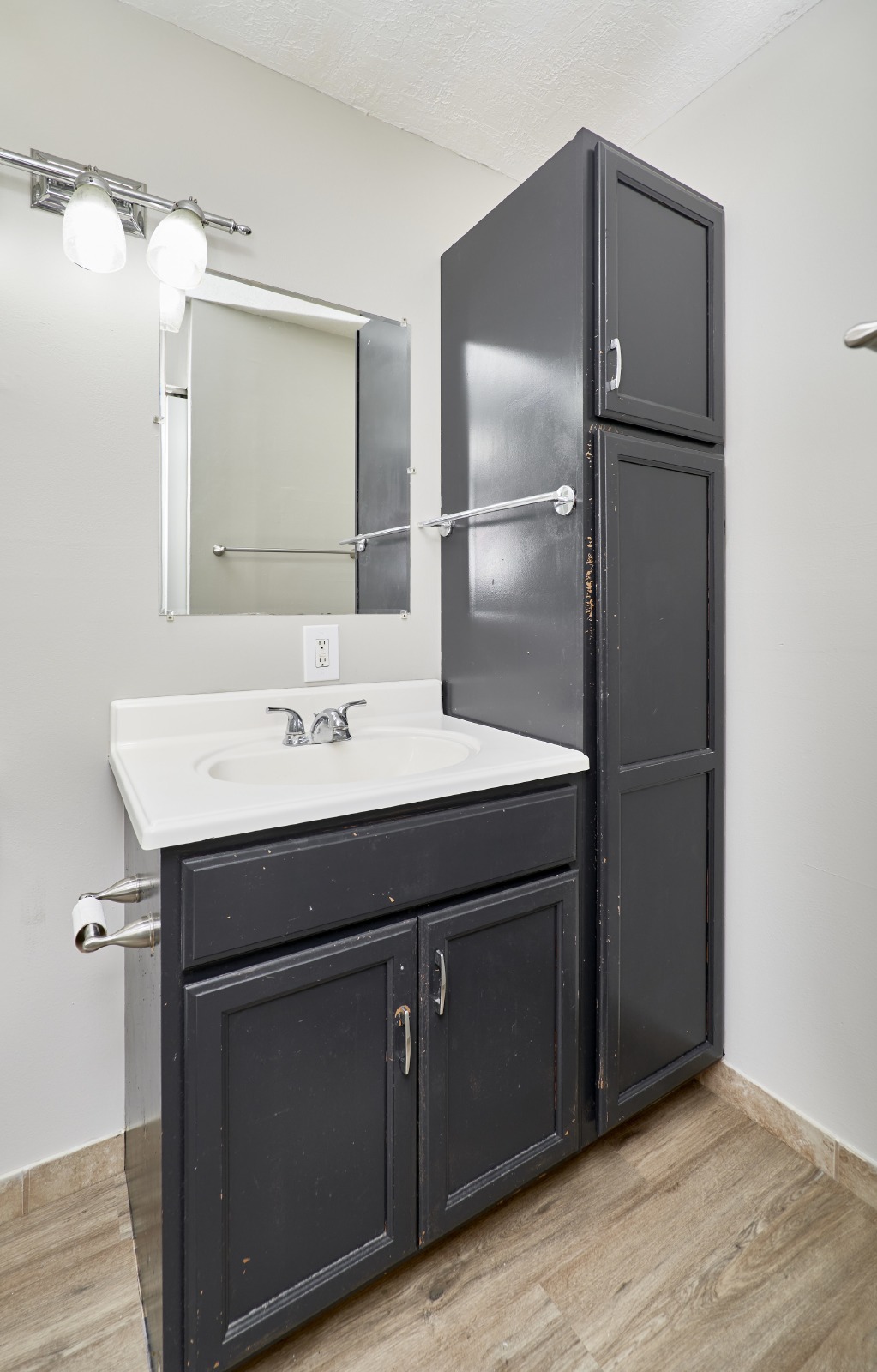 1125 meadowlark Dr property image