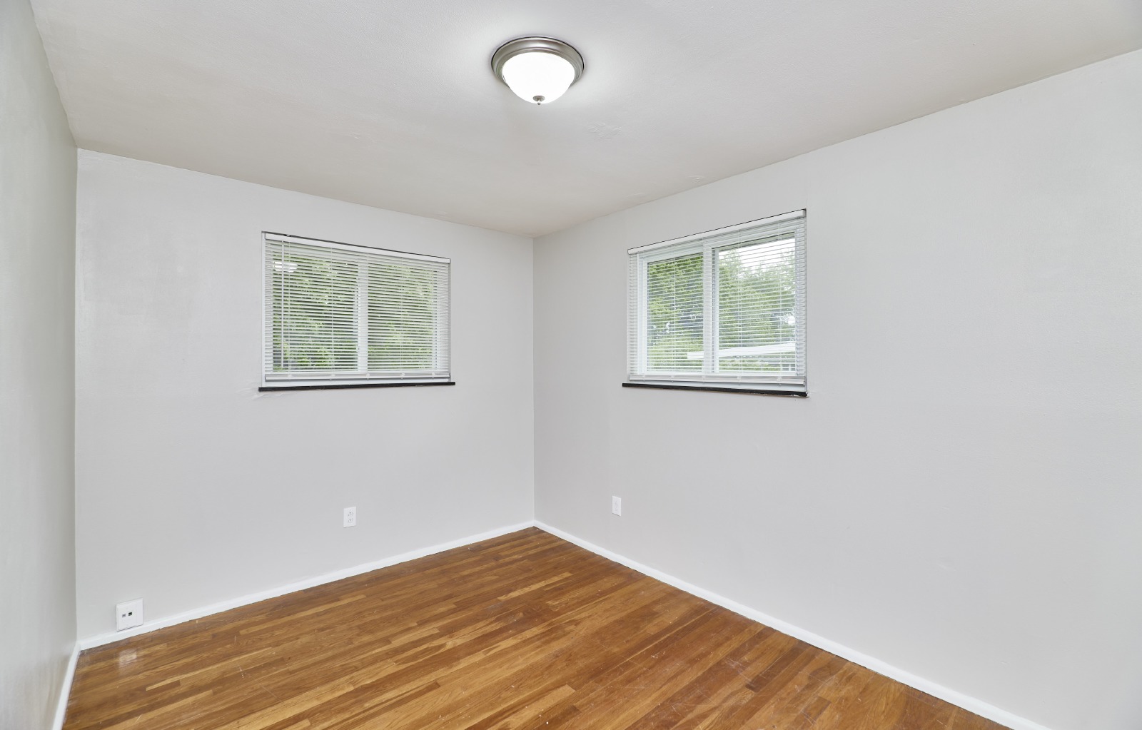 1125 meadowlark Dr property image