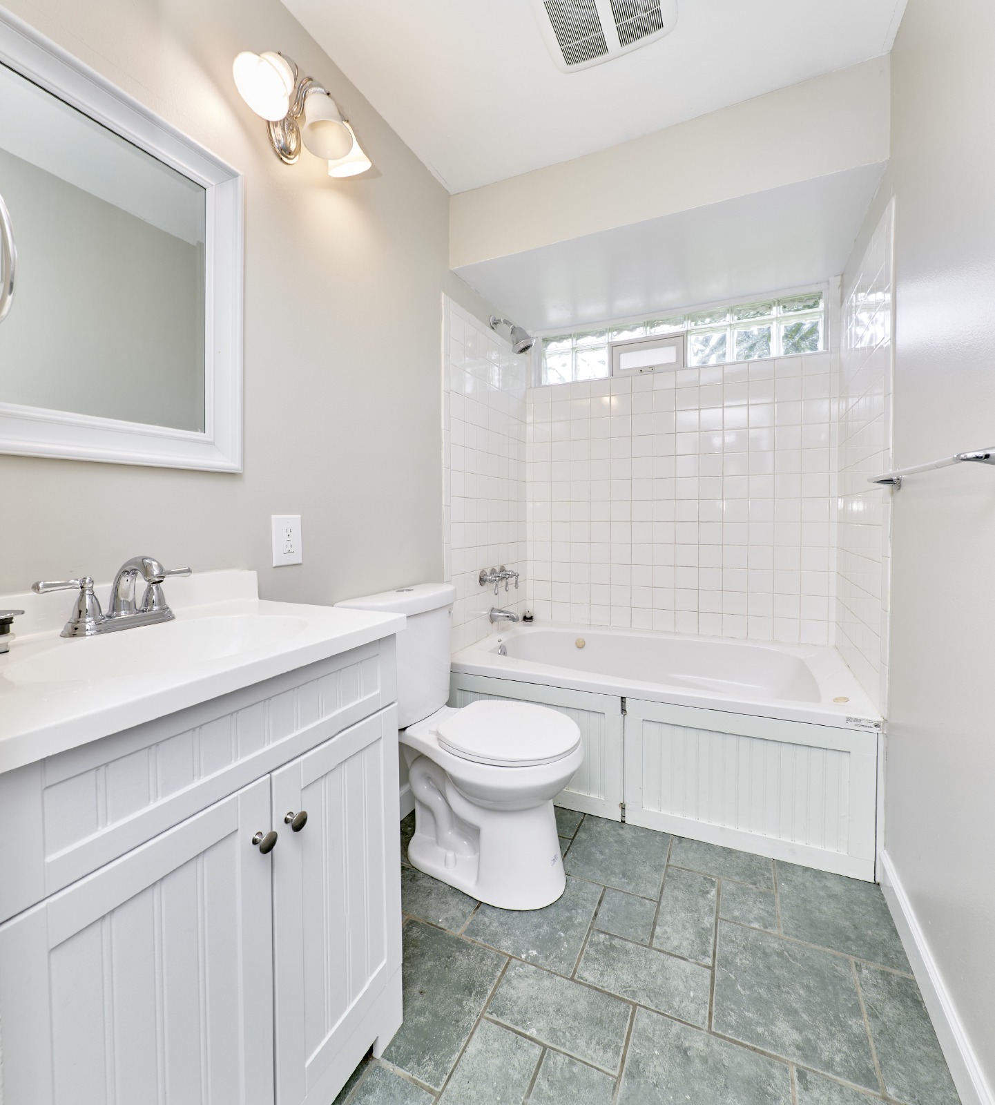 1125 meadowlark Dr property image