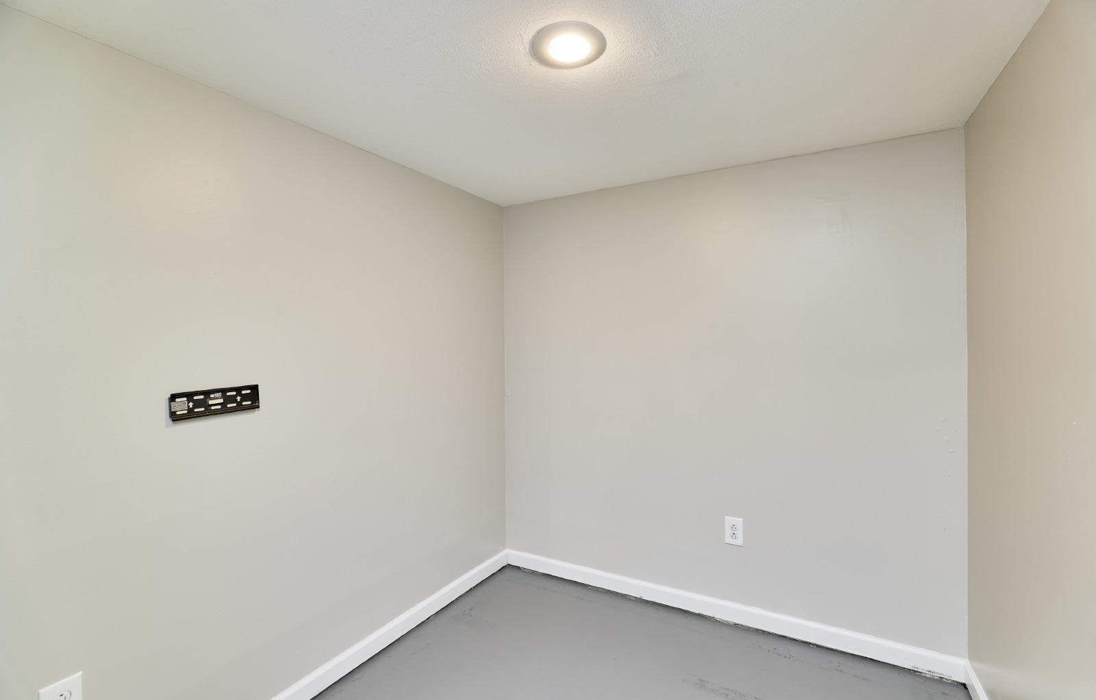 1125 meadowlark Dr property image