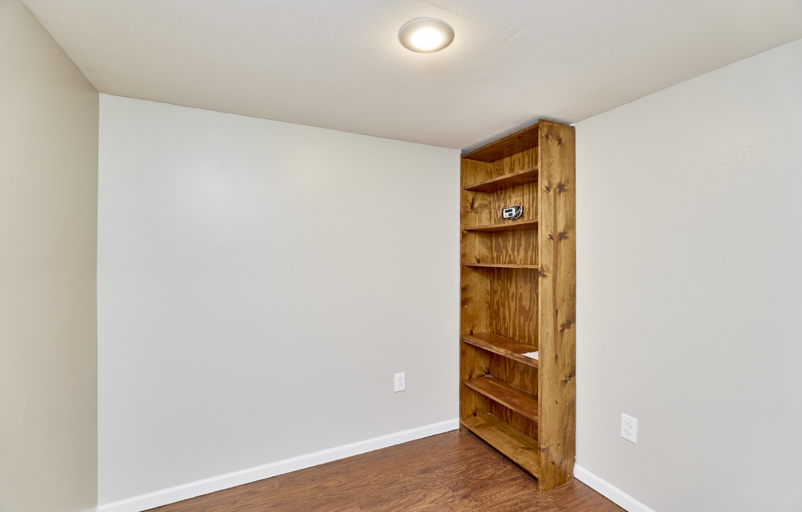 1125 meadowlark Dr property image