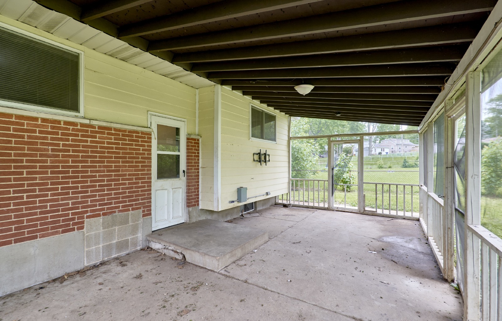 1125 meadowlark Dr property image