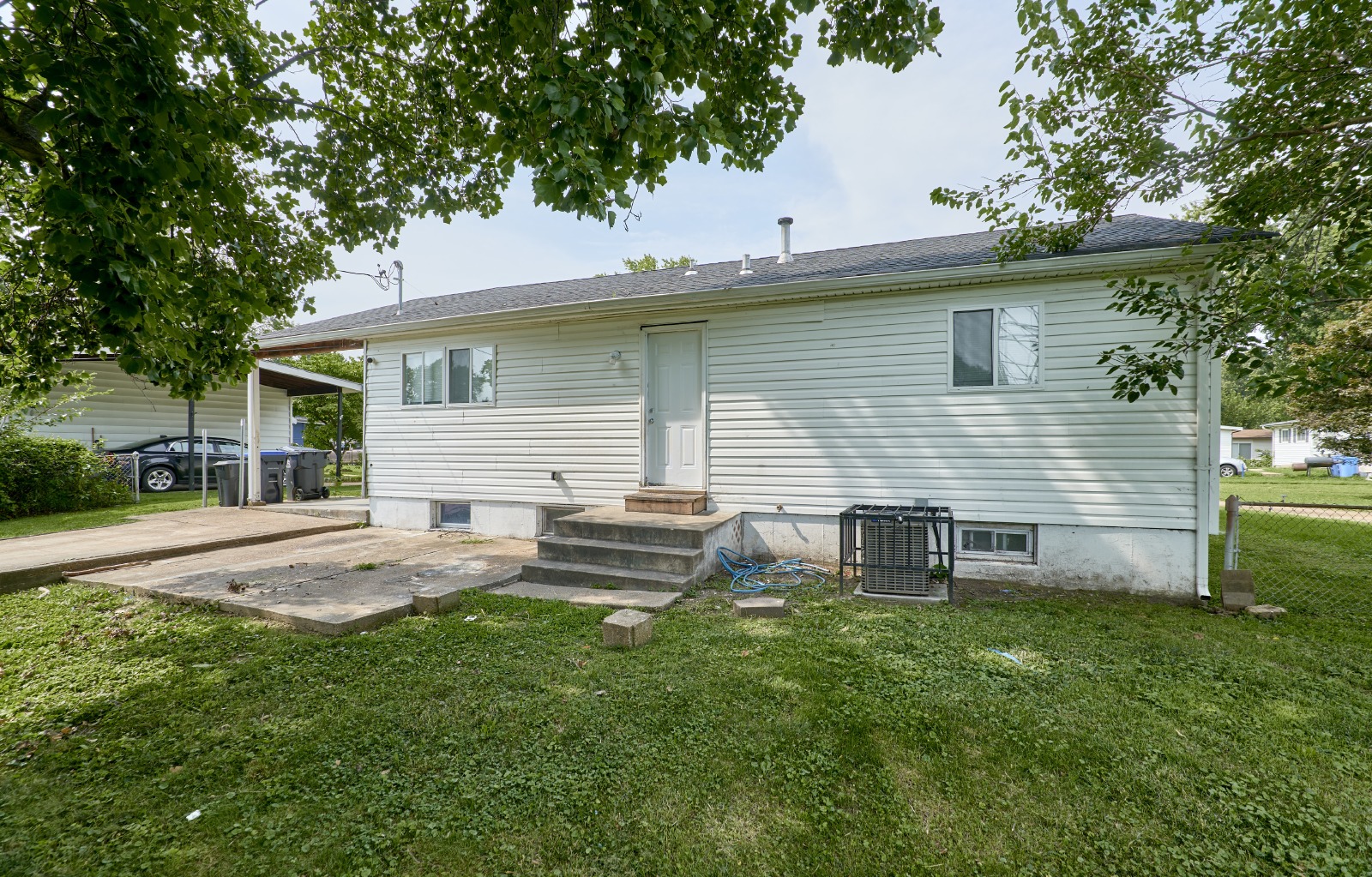 1915 Curtis Ct property image
