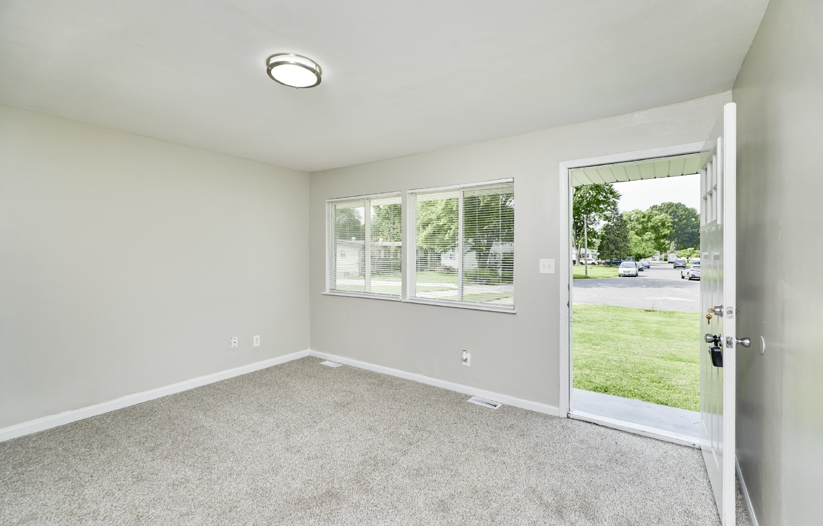 1915 Curtis Ct property image