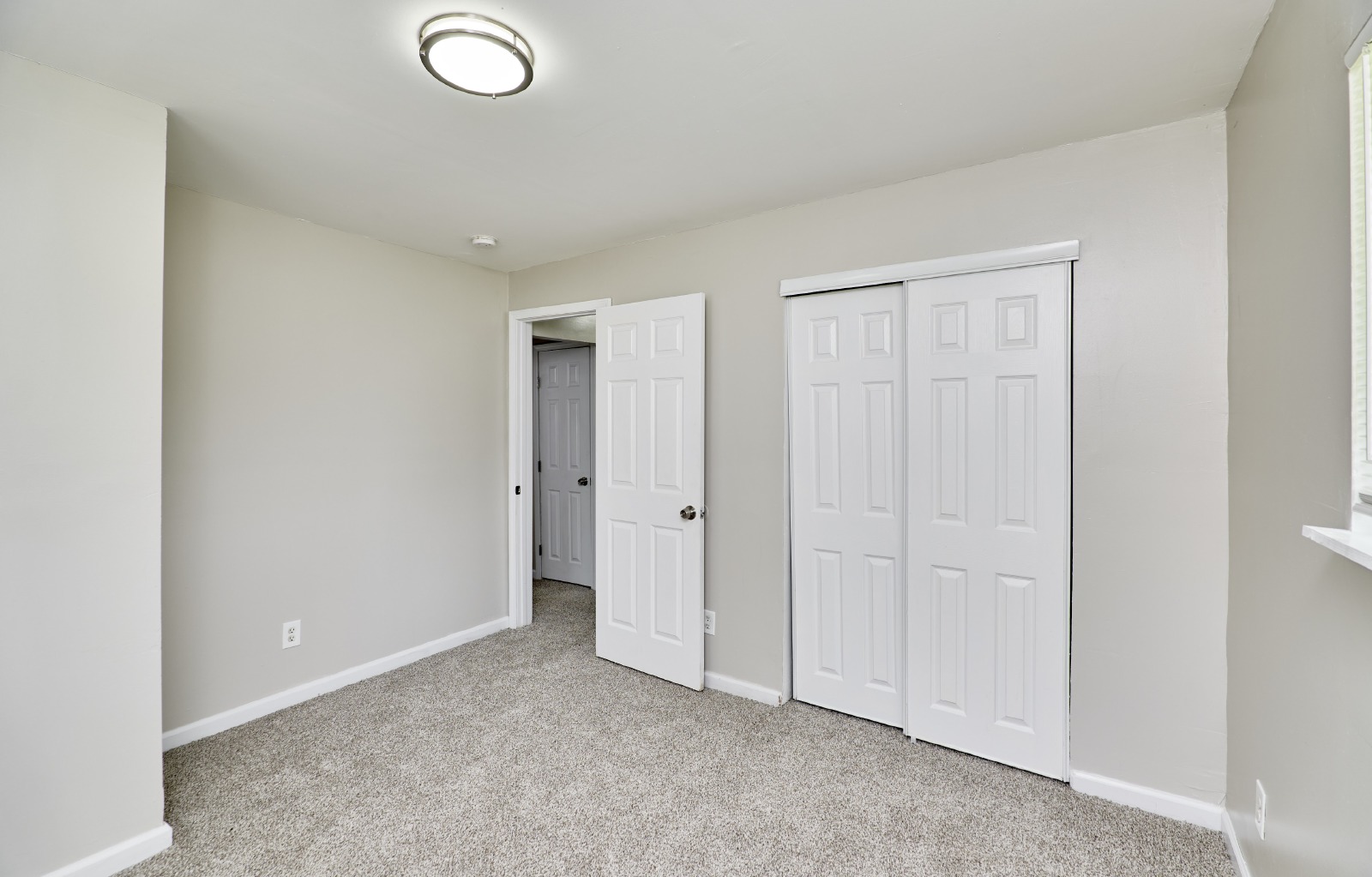 1915 Curtis Ct property image