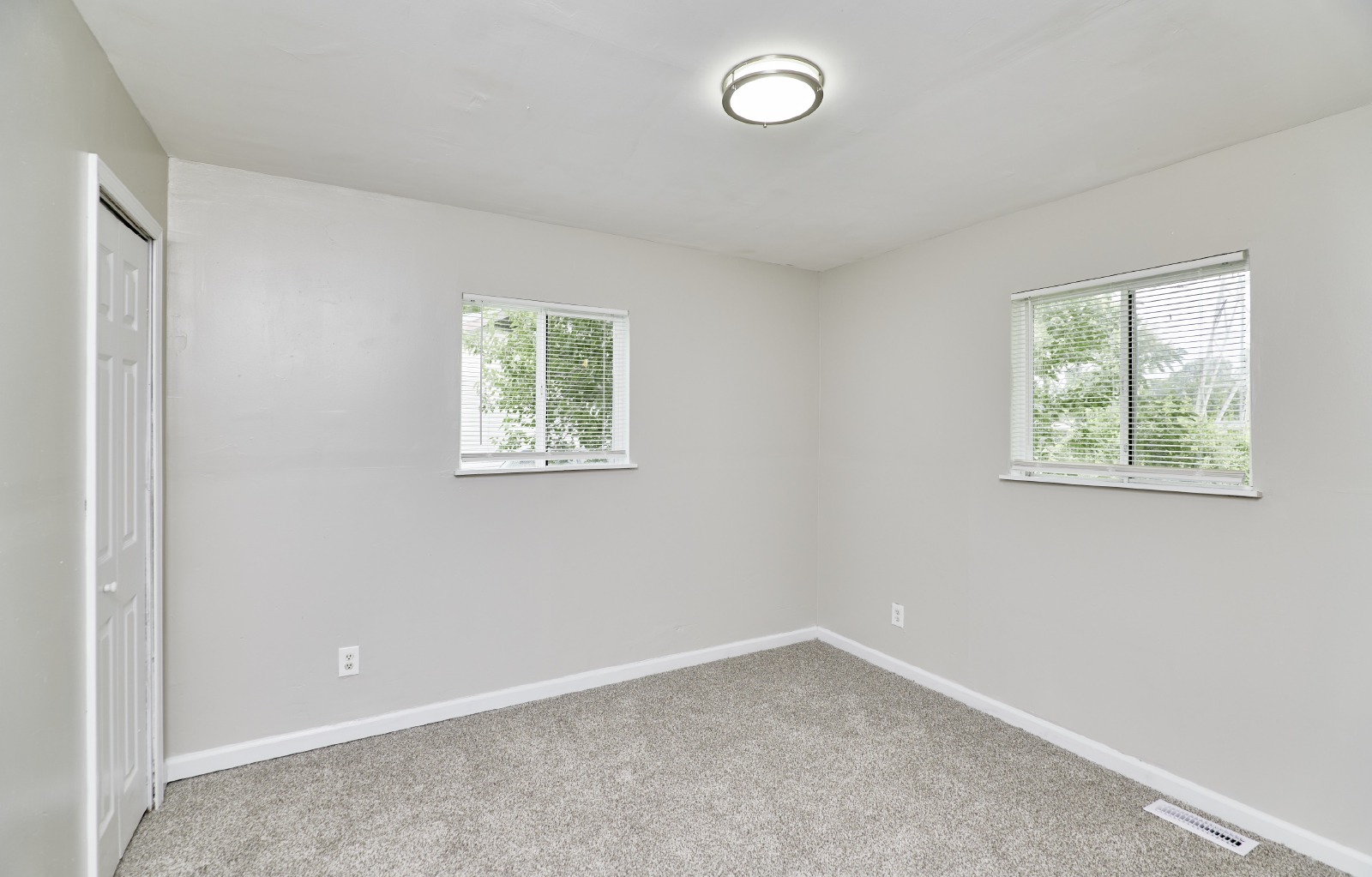 1915 Curtis Ct property image