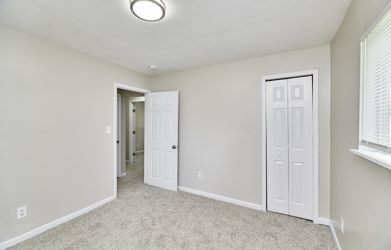 1915 Curtis Ct property image