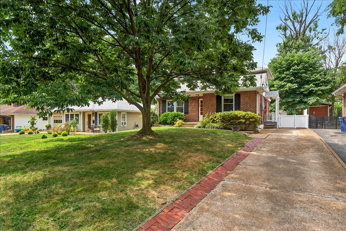 945 Liggett Ave property image