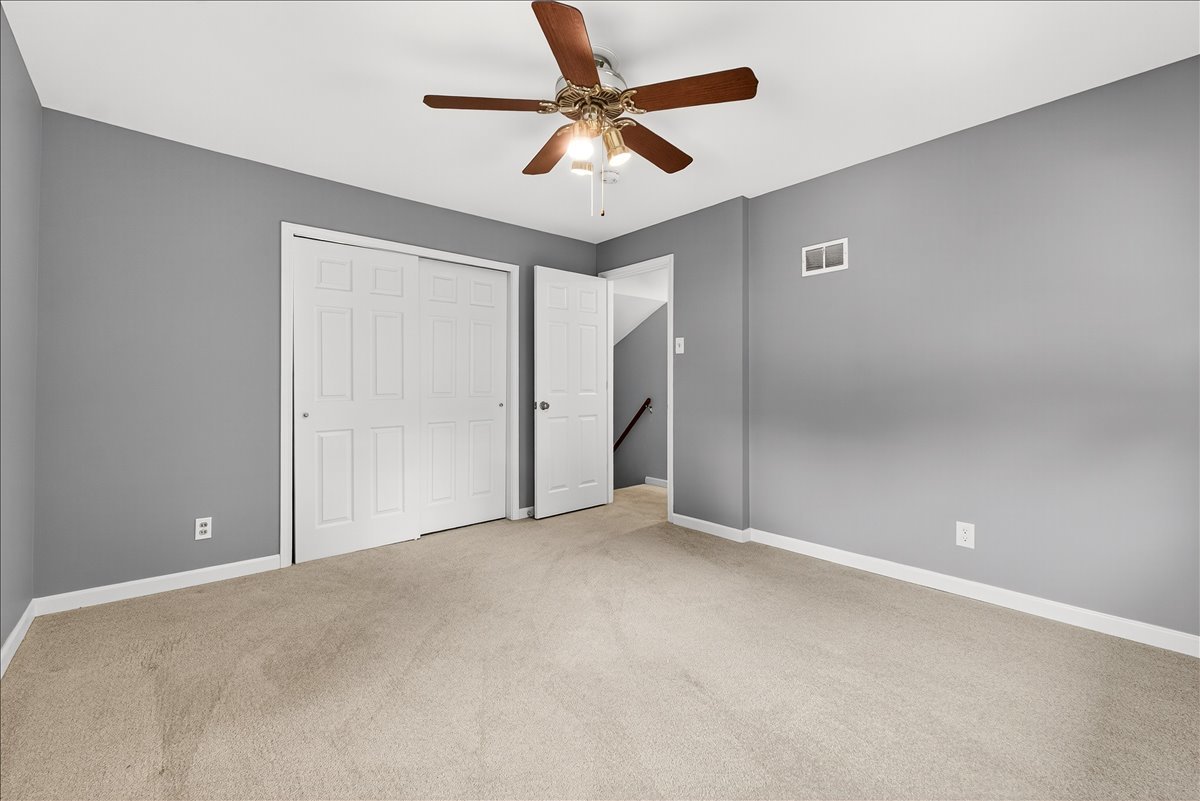 945 Liggett Ave property image